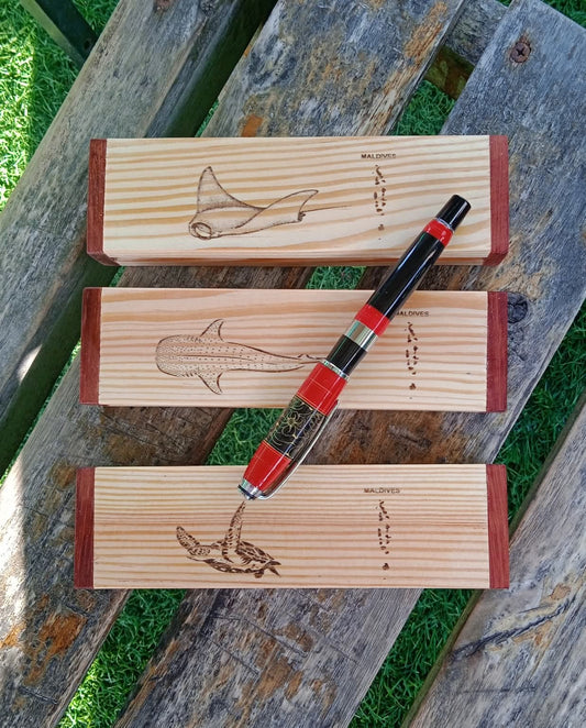 Islander Signature Pen Box